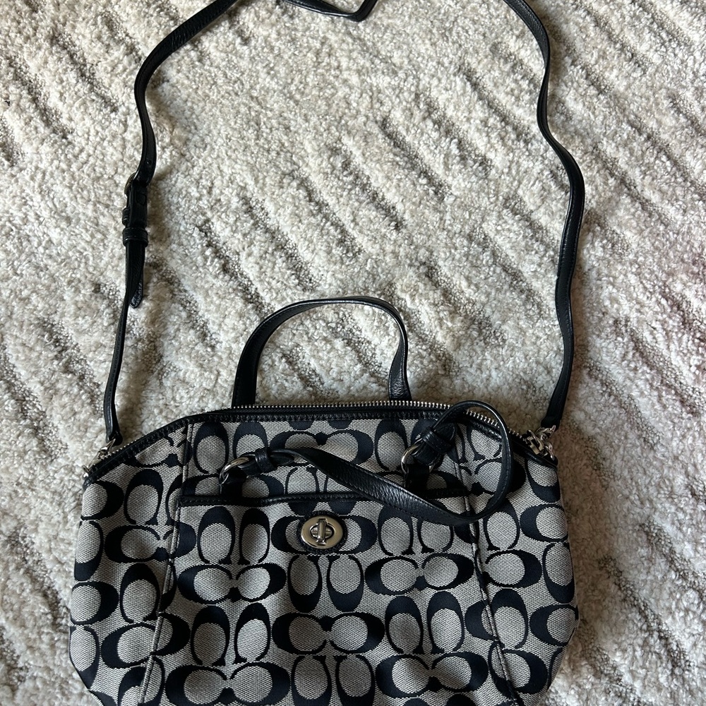 Vintage Coach Black and Gray Signature Shoulder Bag / Crossbody Purse